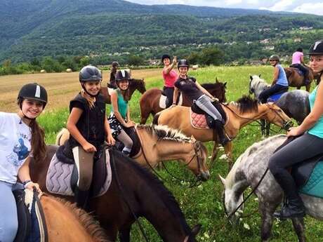 Randonnée équestre à la journée - Centre Equestre d'Artemare