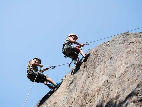 Escalade au rocher des Tines