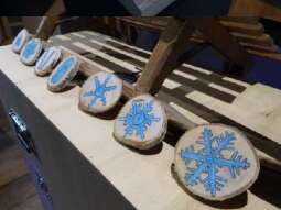 A thousand and one snowflakes with the Château des Rubins