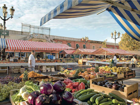 Marché aux fruits, légumes et marée du Cours Saleya