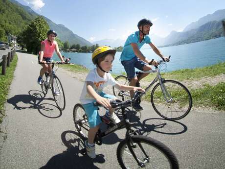 Pédal' Douce: bike hire around lake Annecy