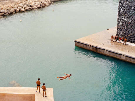 L'étincelle de l'aube