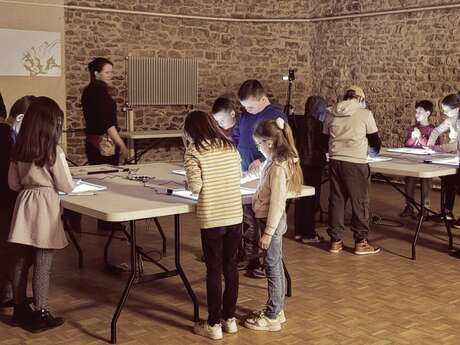 Atelier "dessins de sable"