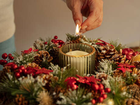 Atelier Création Florale à Mison : centre de table de Noël