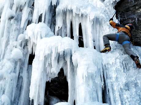 Initiation à la cascade de glace
