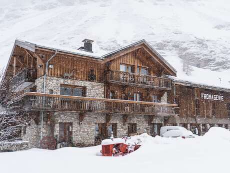 Visita alla fattoria e produzione del formaggio