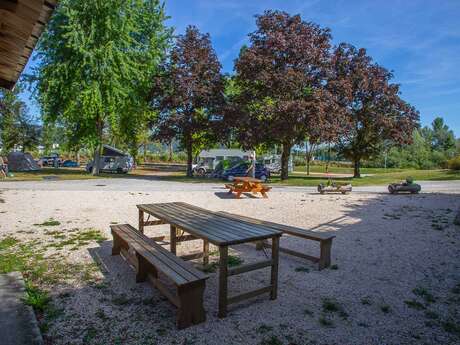 Camping Les Berges du Guiers Camping Les Berges du Guiers