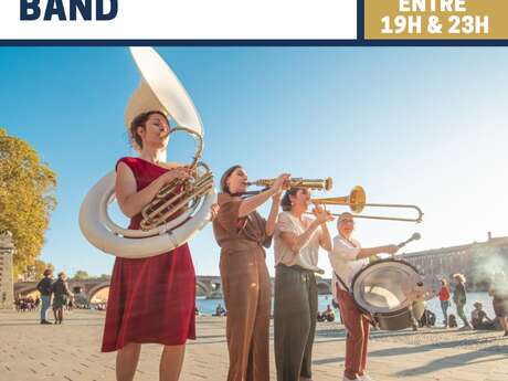 "Music in the spotlights" : Wander around with the WONDER BRASS BAND !