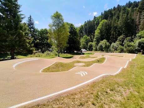 Pump track des Baujus riders