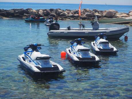 Jet ski