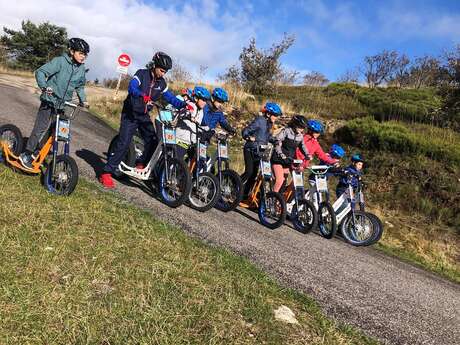 Automne 2026 - Bougez dans le Pilat - Trottinette de descente tout terrain (mini-trotteur - à partir de 6 ans) - Maclas