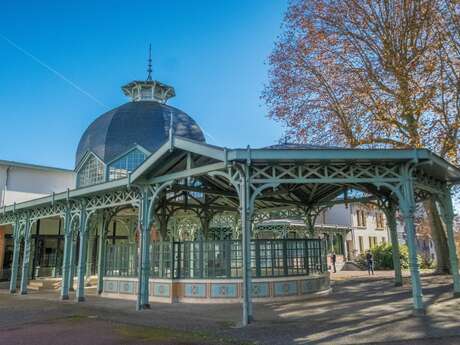 Pavillon de la source Lardy