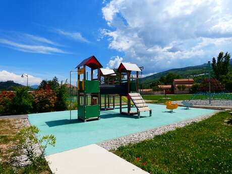 Aire de jeux de Châteauneuf de Chabre