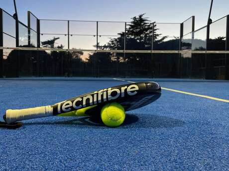 Gruppenunterricht in Padel durch Tennis und Padel des Pertuis