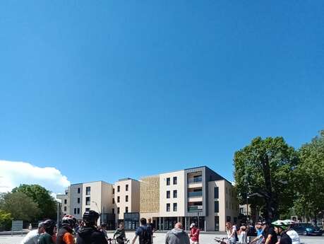 Vélo et patrimoine : caserne et cie