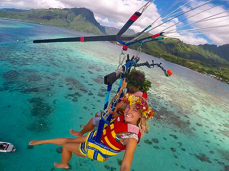 Moorea Parasailing