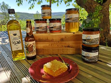 Pierre et Aurélie  Apiculteurs