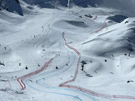 Alpine skiing-European Cup men Downhill and Super-G