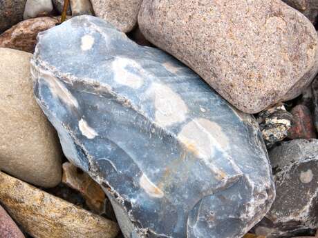 Flintknapping demonstration