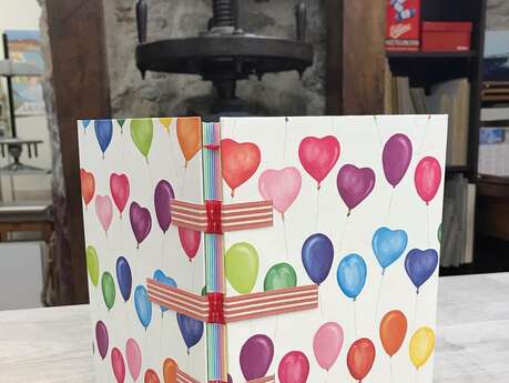 Atelier de reliure sur rubans