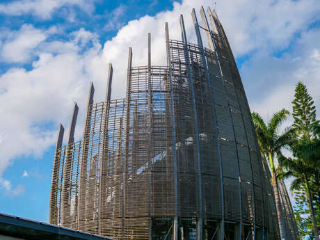 Guided tour of the Tjibaou Cultural Centre - Etic NC