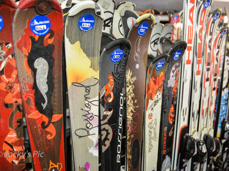Mountain Ski Shop - Village