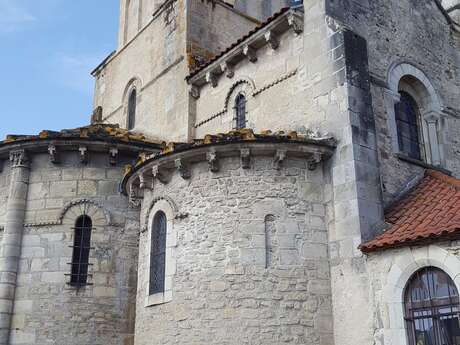 Art roman et terres noires