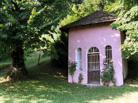 Chapelle Sainte-Rose et ruines du château de l'Épine