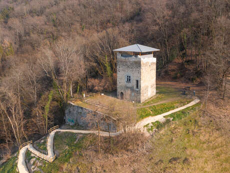 Programme hors les murs "A l'assaut des châteaux forts" concert à la Tour d'Étapes