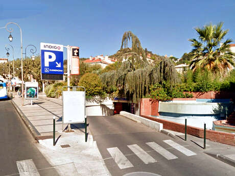 Borne de recharge véhicule électrique Hyères- Centre Ville - Parking Indigo Clemenceau