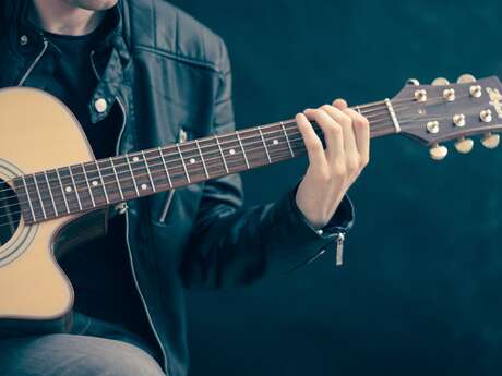 Pot d'accueil et marché en musique : Matthieu Ridolfo