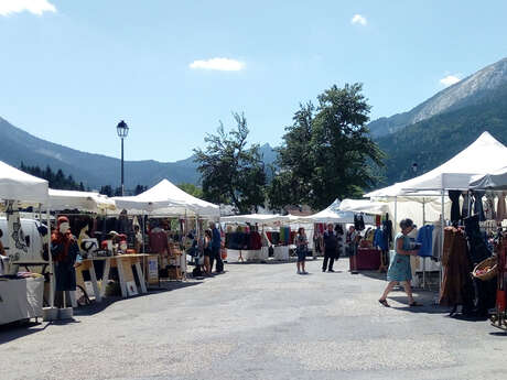 Marché Laine et Soie