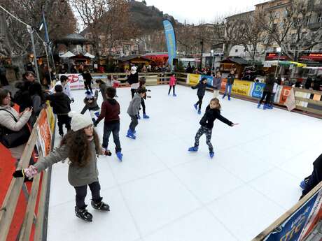 Patinoire et manèges à Digne !