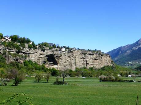 N°2 - La plaine sous le Roc