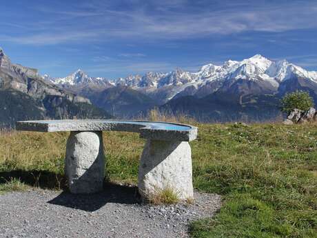 Sentier pédestre : Tour des Aravis, face au Mont-Blanc (itinérance de 4 jours & 3 nuits )