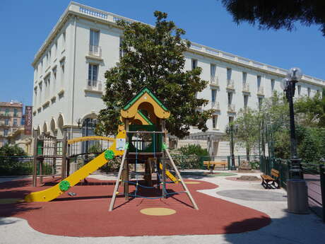 Spiele für Kinder im Park Hotel