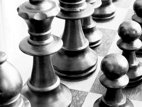 Echecs avec l'échiquier montluçonnais