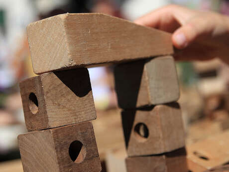 Riesige Holzspiele im Chinaillon