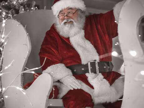 Laragne fête Noël : photo avec le Père Noël