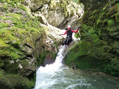 Sortie canyoning encadrée au canyon du Grenant