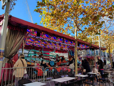 Les manèges, parades et jeux de Noël