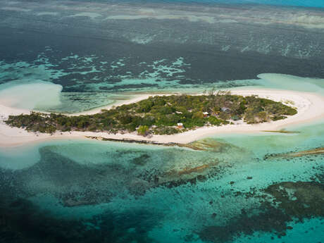 Larégnère islet by catamaran - Nouméa Islands Tours