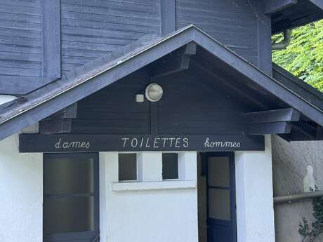 Toilettes publiques - Parc Thermal