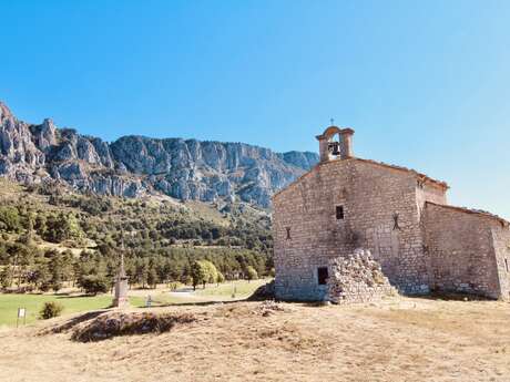 Le vieux Séranon et la Chapelle de Gratemoine