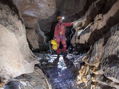 Vicdessos cave with Vertikarst