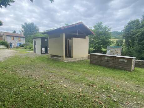 Toilettes publiques (Place du Coustou)
