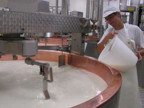 Fondue géante à la Fromagerie de la Combe du Val