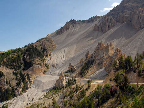 La Casse Déserte : Gypse et cargneules du Col d'Izoard