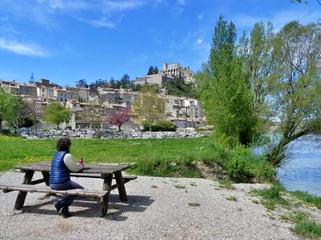Aire de pique-nique du plan d'eau de Sisteron