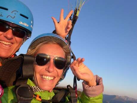 Libre comme l’air  à deux en parapente !